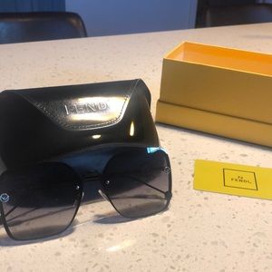 Women’s Fendi Sunglasses